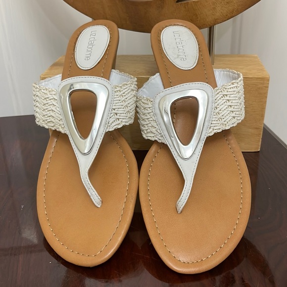LIZ CLAIBORNE Thong Flip Flop Wedge Sandals — 8 US (white) - Picture 2 of 7